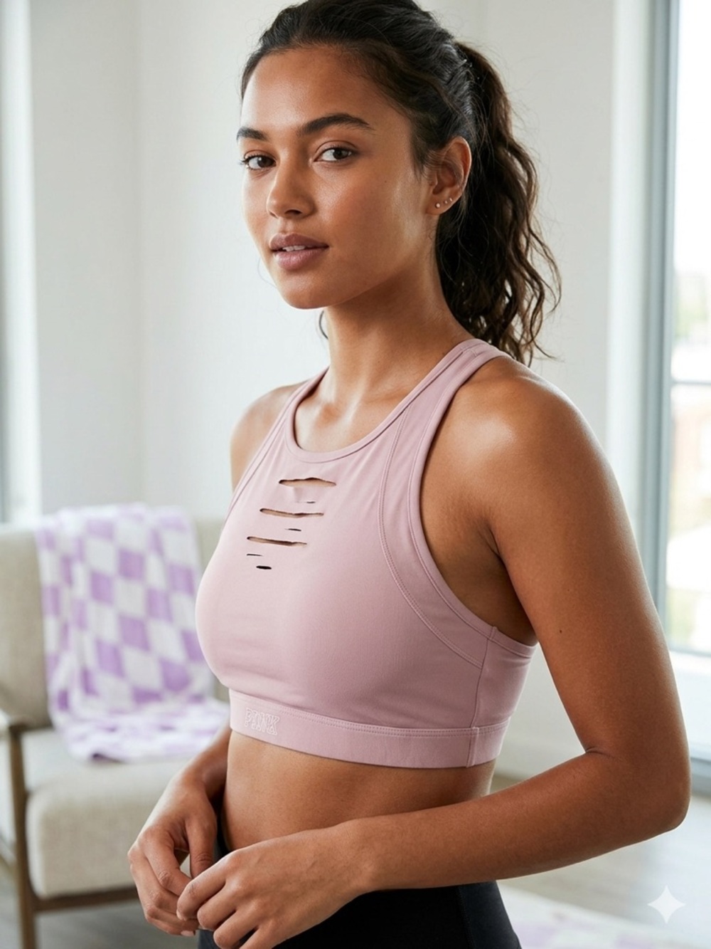 PINK Victoria’s Secret Ultimate Unlined Slashed Front Sports Bra – Size Small